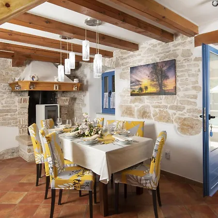 House Katarina בית נופש Barban