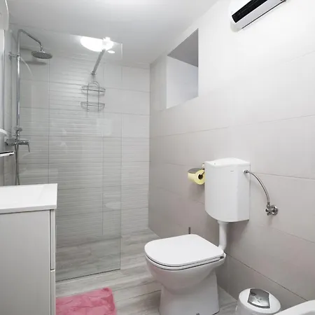 House Katarina בית נופש Barban