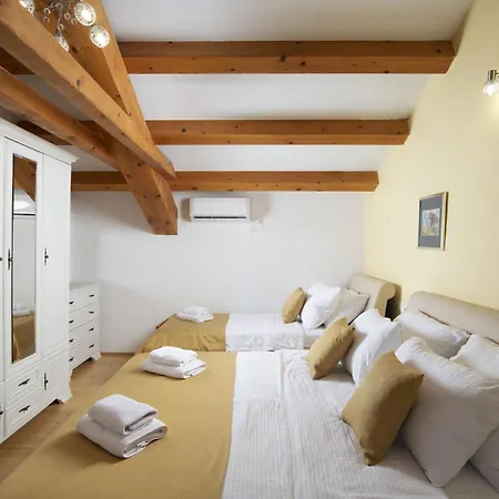 House Katarina בית נופש Barban